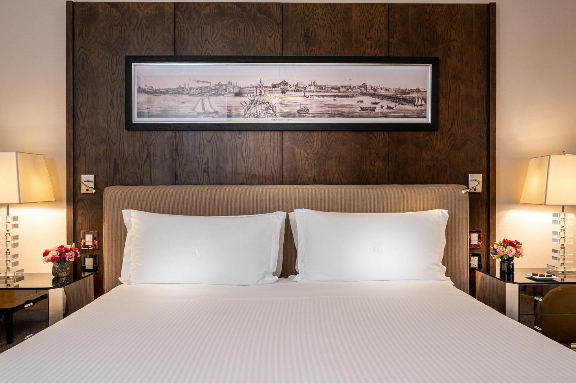 Alvear Icon Hotel 부에노스아이레스 외부 사진 A bedroom at the hotel