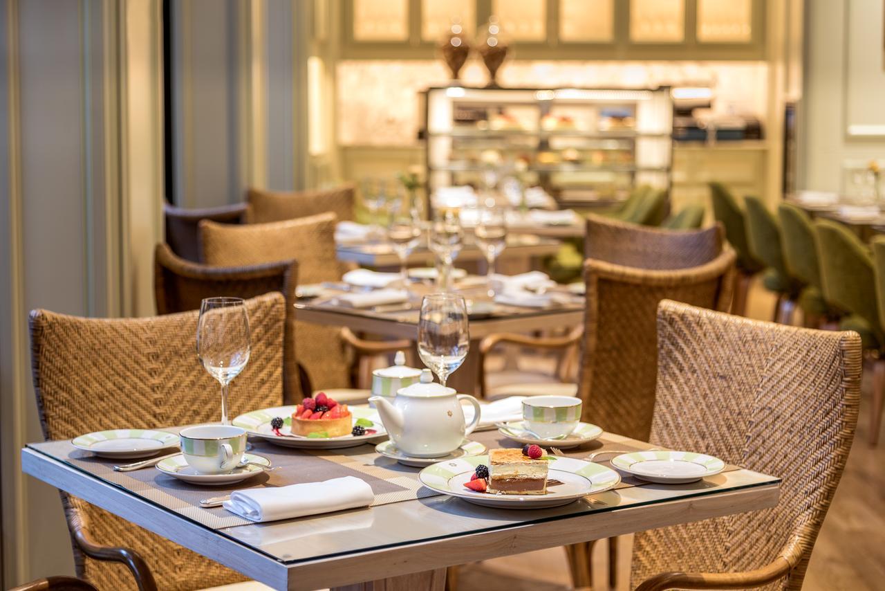 Alvear Icon Hotel 부에노스아이레스 외부 사진 The Lounge at London Heathrow Airport